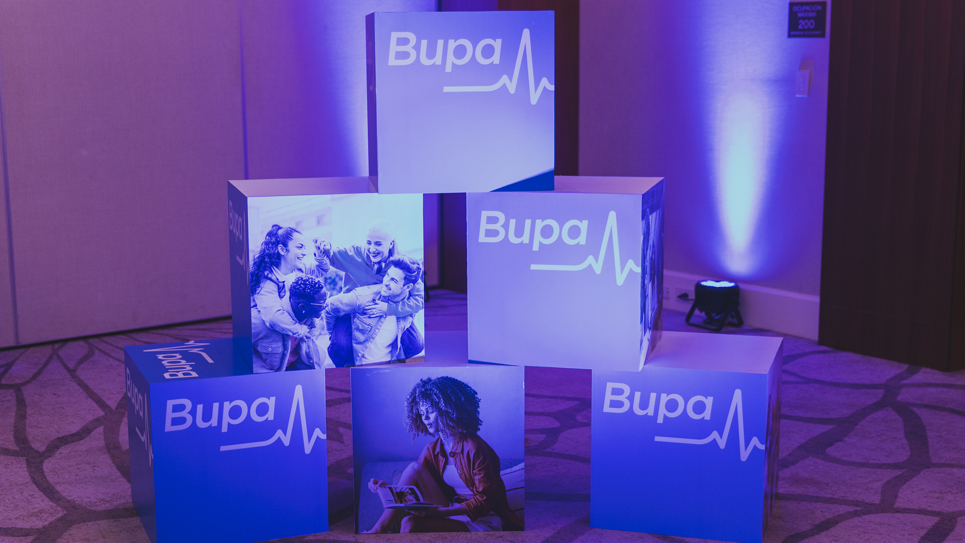 piramide de logos de Bupa
