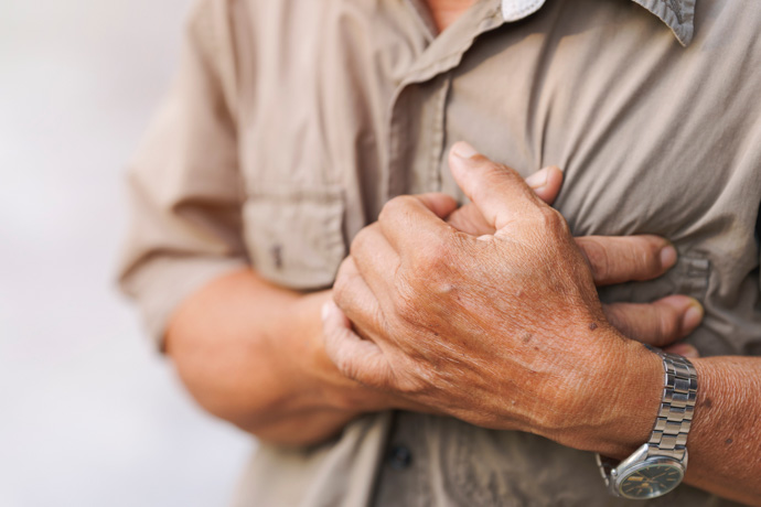 hombre con problemas del corazón