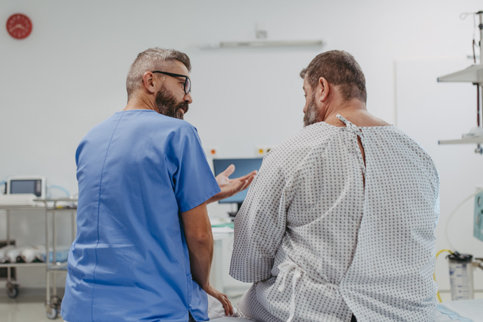 Doctor explica qué tipo de cáncer aumenta de peso