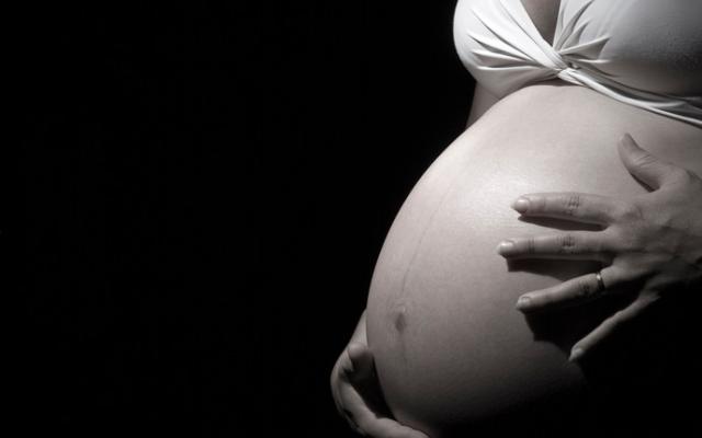 la hidratación en el embarazo es importante para la salud del bebé 