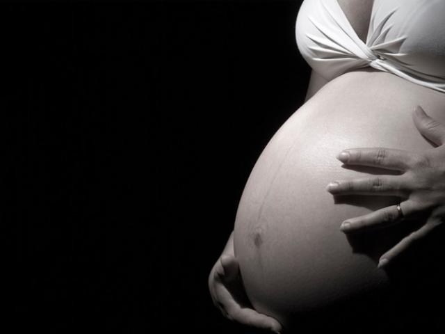 la hidratación en el embarazo es importante para la salud del bebé 