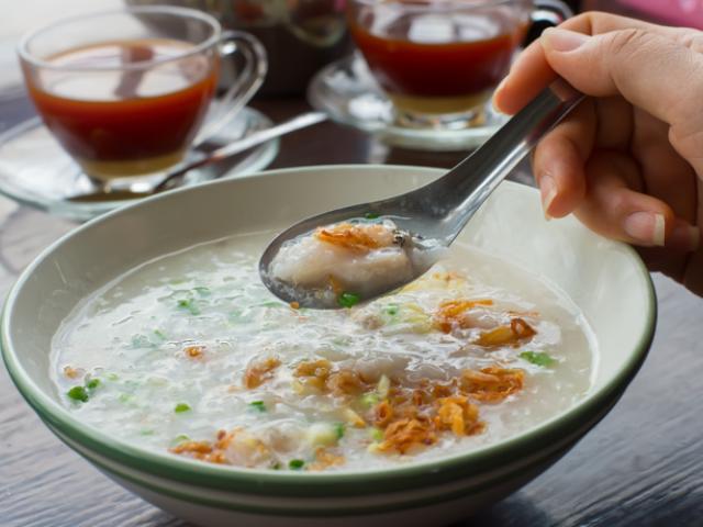 persona consume dieta blanda 